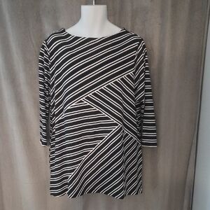 NWOT Karen Scott 1X Black and White Diagonal Stripe Tunic